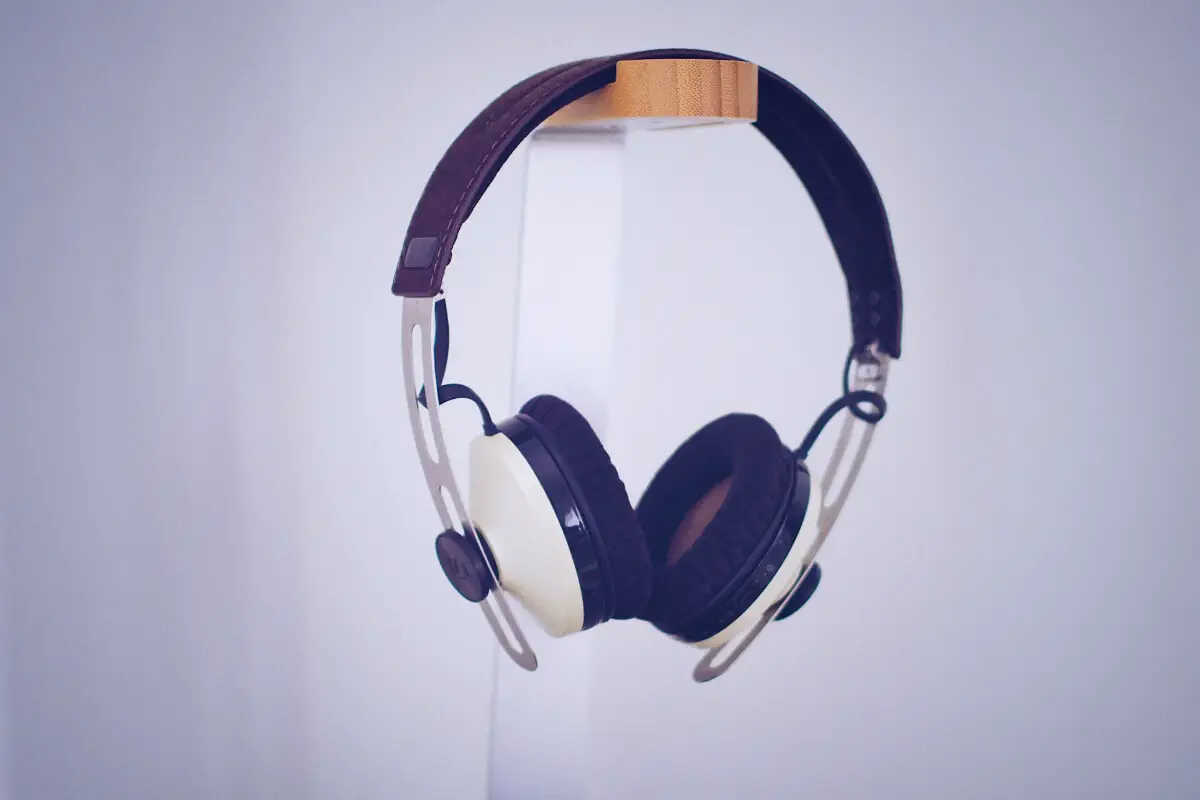 Qual-o-melhor-fone-de-ouvido-para-não-prejudicar-a-audição Qual-o-melhor-fone-de-ouvido-para-não-prejudicar-a-audição