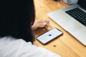 Afinal, quando o dinheiro cai? Entenda os limites de saque do Ysense para brasileiros